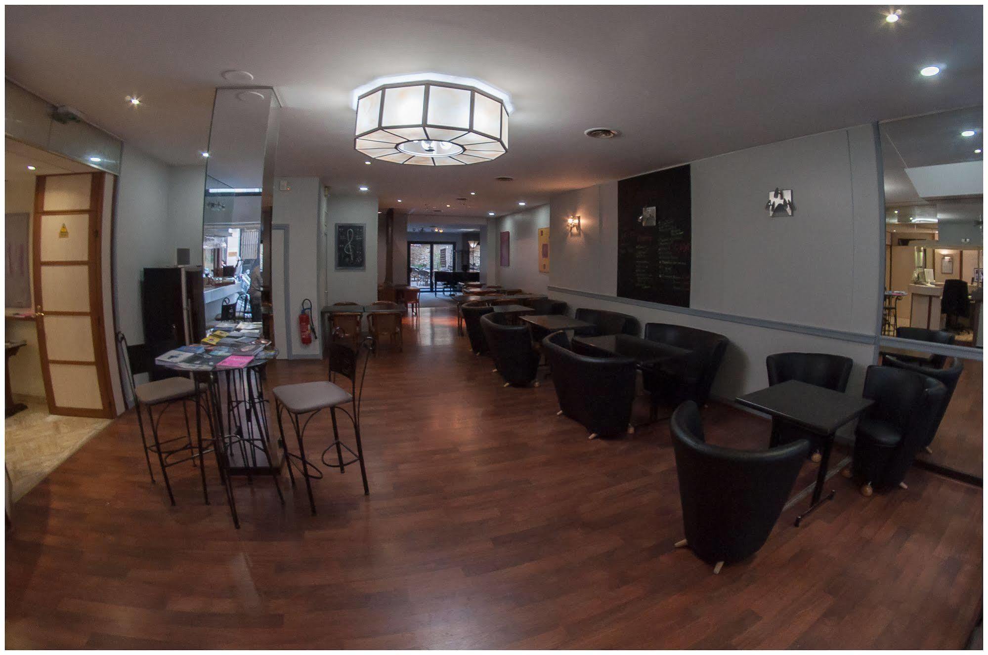 Hotel Gambetta Reims Zewnętrze zdjęcie